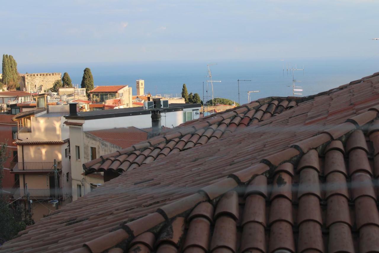 Taormina Casa Sarina Apartment ภายนอก รูปภาพ